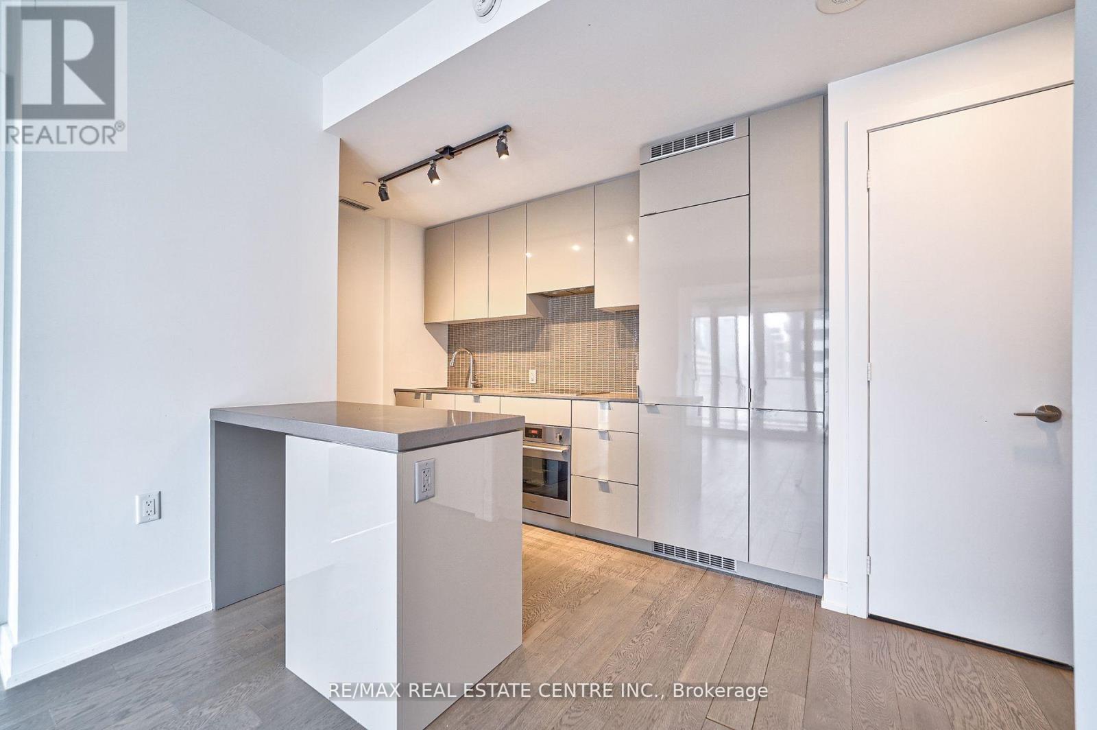 2605 - 7 Grenville Street, Toronto, Ontario  M4Y 1A1 - Photo 11 - C12204920