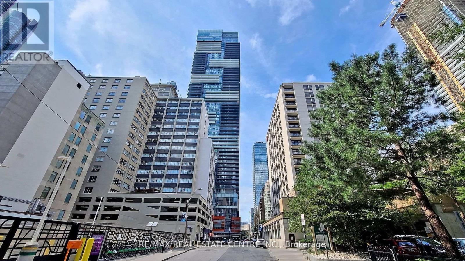 2605 - 7 Grenville Street, Toronto, Ontario  M4Y 1A1 - Photo 3 - C12204920