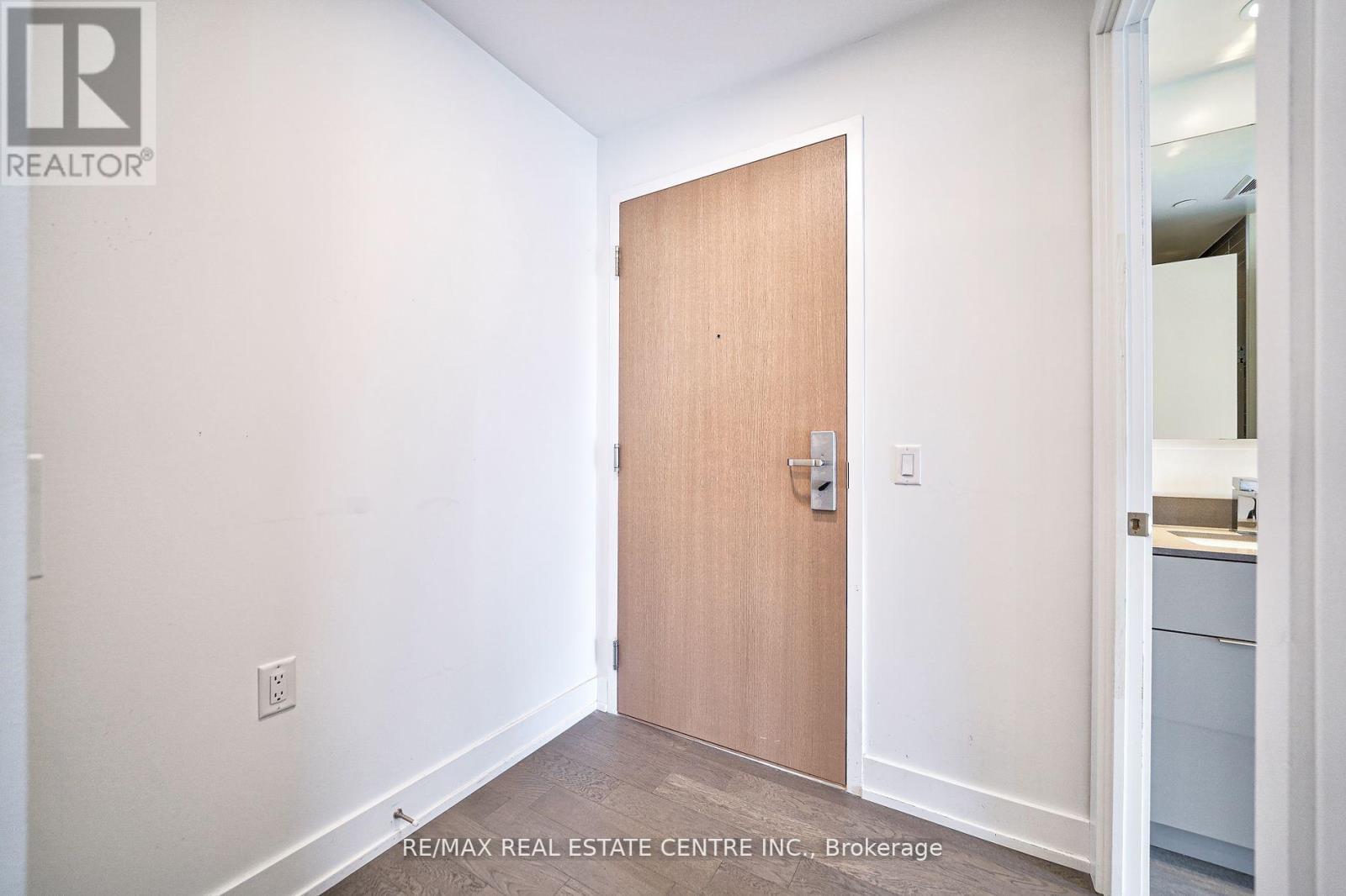 2605 - 7 Grenville Street, Toronto, Ontario  M4Y 1A1 - Photo 7 - C12204920