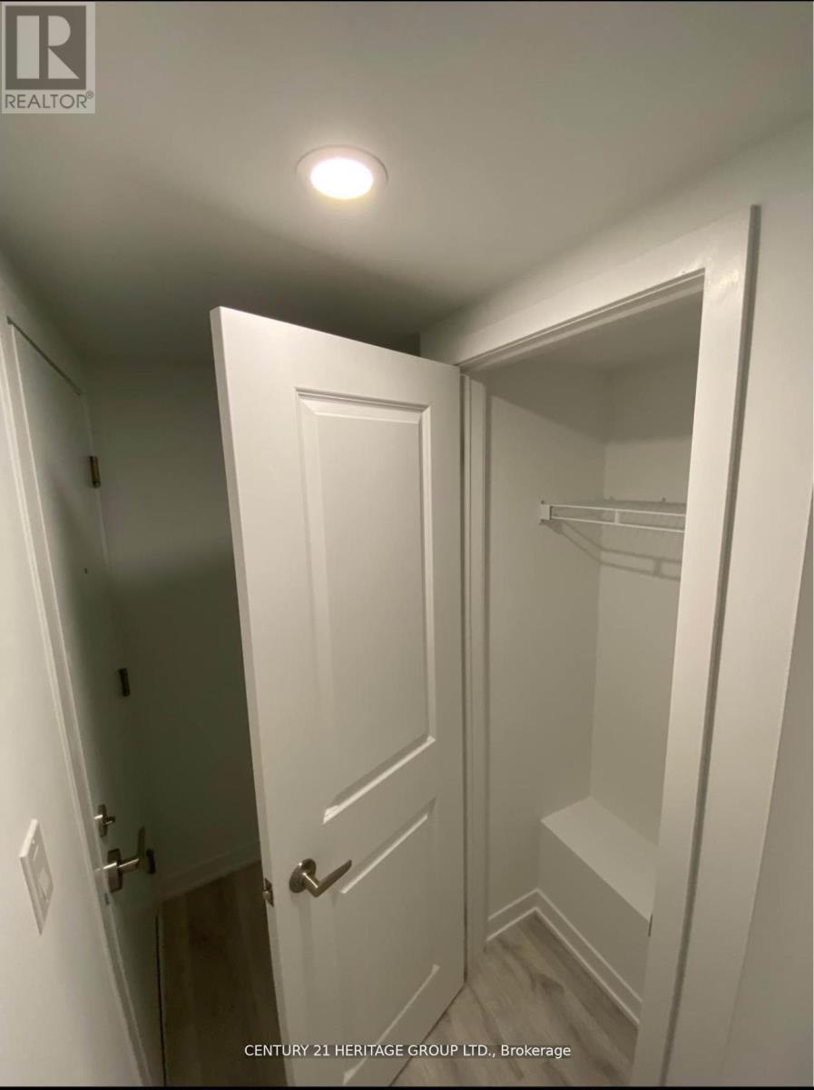 Level A, Unit 3 - 10 Marquette Avenue S, Toronto, Ontario  M6A 0E1 - Photo 2 - C12204942