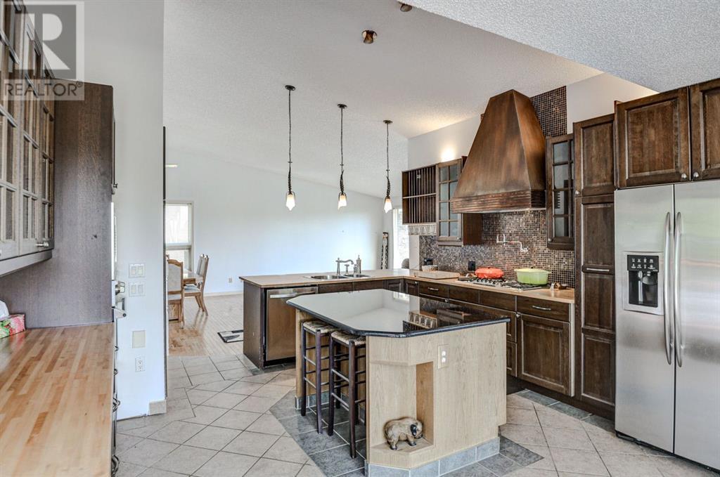 32 Hawkridge Court Nw, Calgary, Alberta  T3R 3C1 - Photo 8 - A2228020