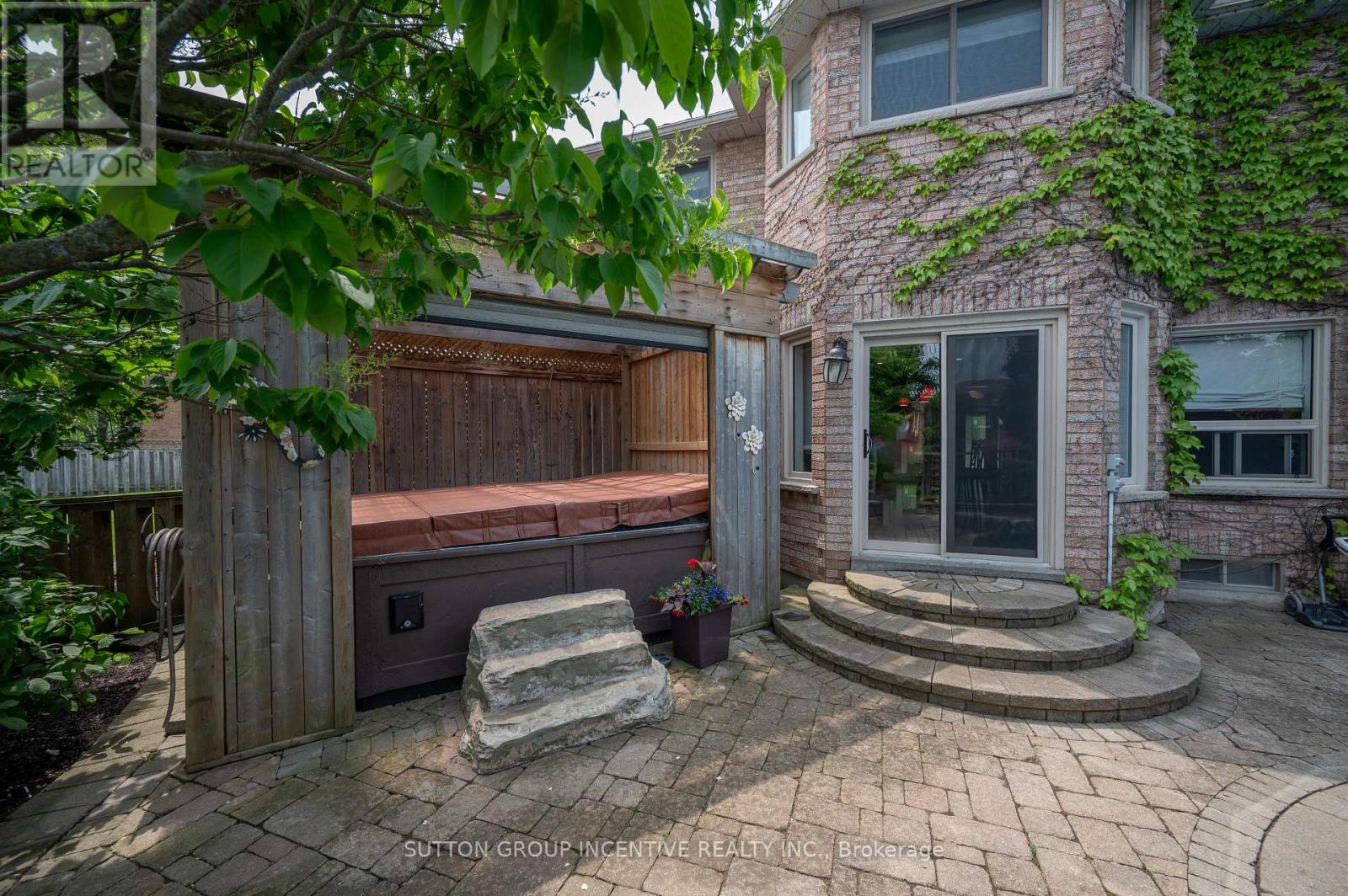 10 Gordon Court, Barrie, Ontario  L4N 7A4 - Photo 11 - S12204932