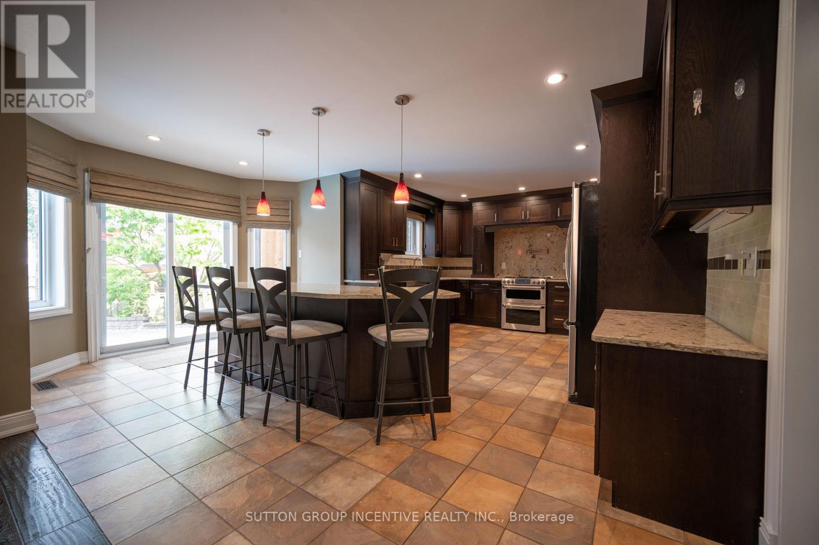 10 Gordon Court, Barrie, Ontario  L4N 7A4 - Photo 17 - S12204932