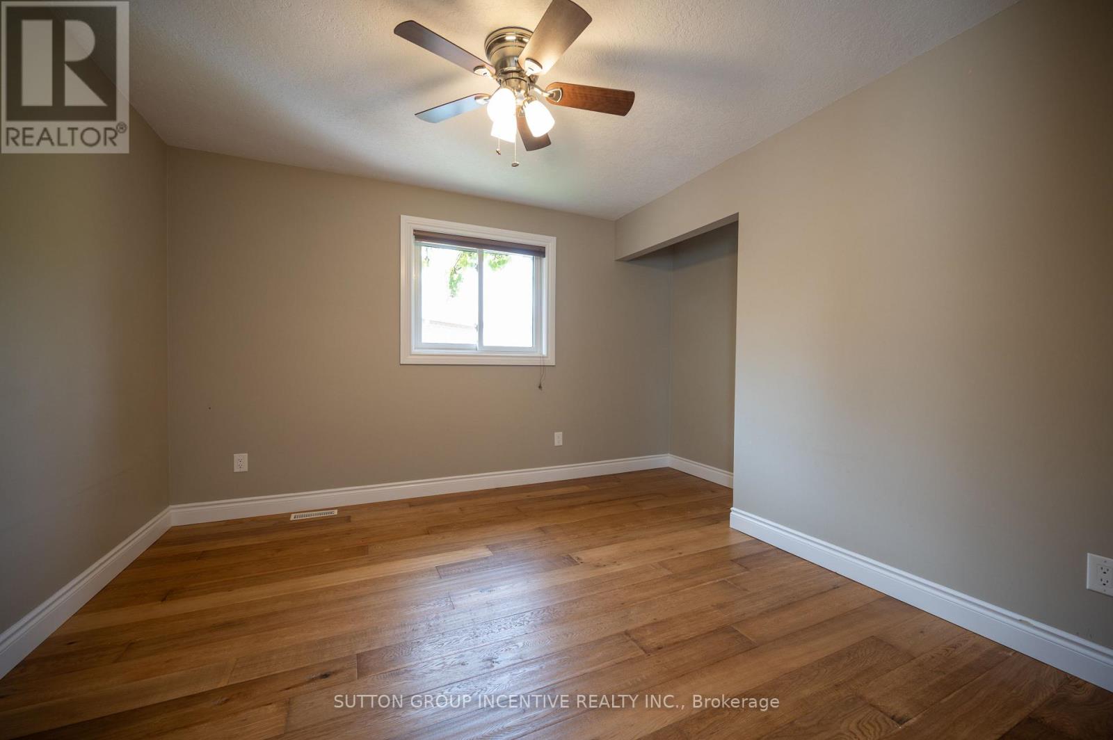 10 Gordon Court, Barrie, Ontario  L4N 7A4 - Photo 29 - S12204932