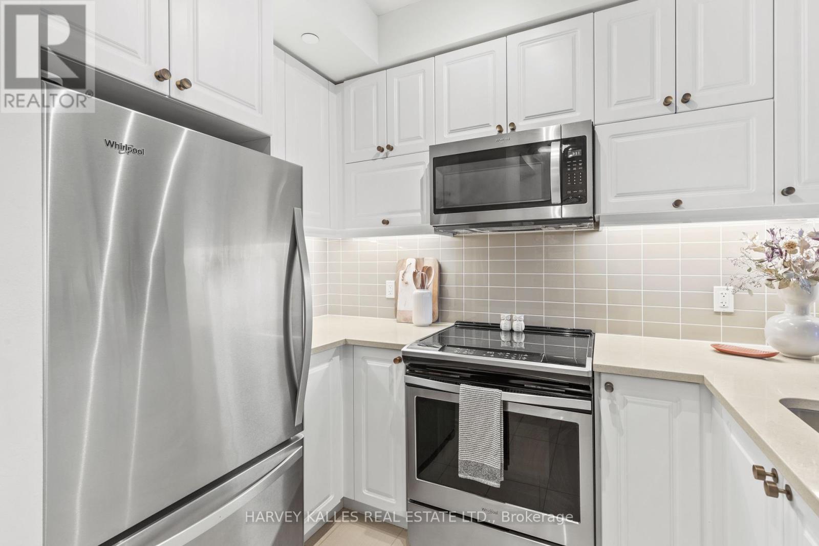 1403 - 39 Annie Craig Drive, Toronto, Ontario  M8V 0H1 - Photo 4 - W12204934