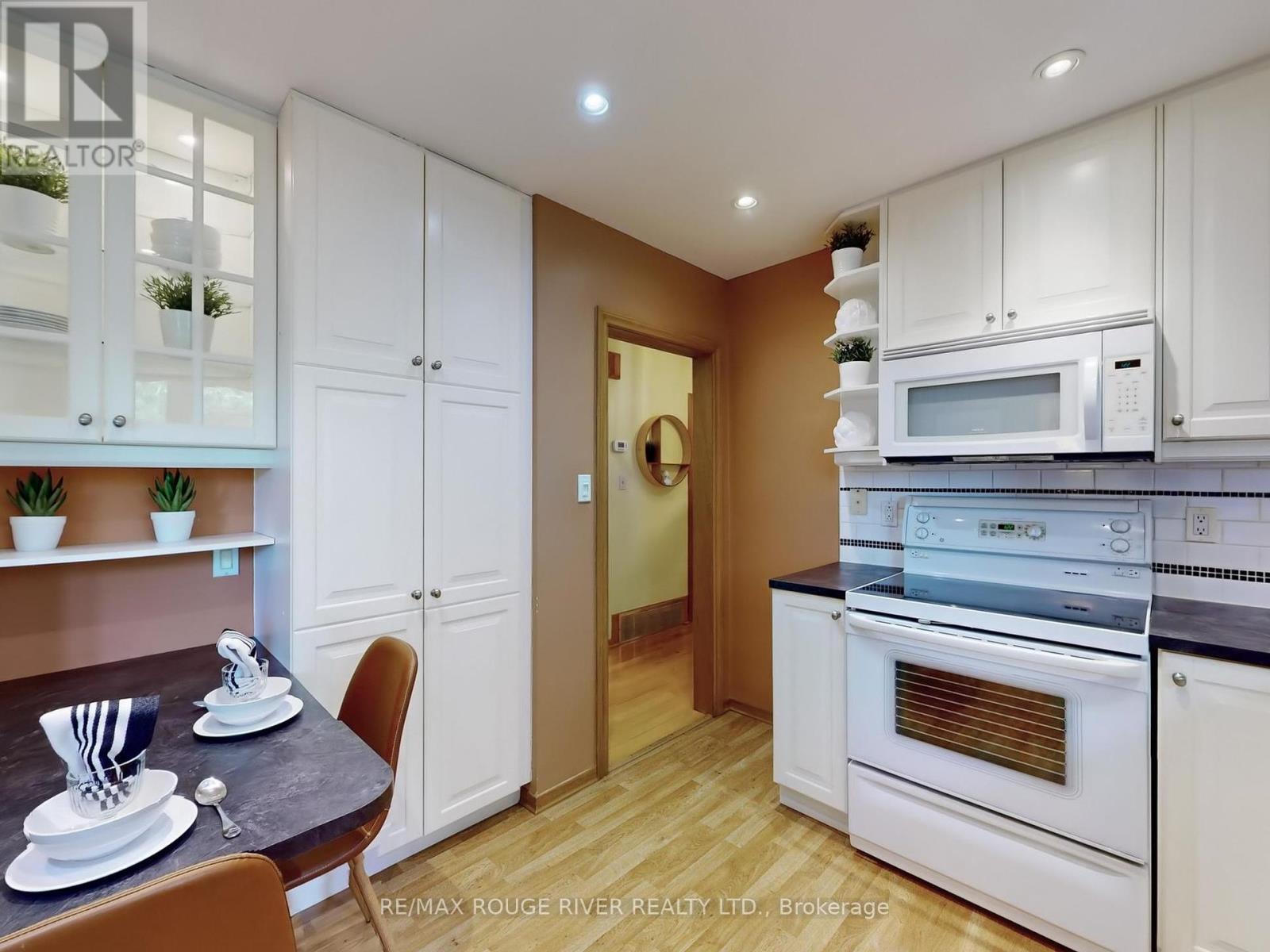 309 Jaybell Grove, Toronto, Ontario  M1C 2X4 - Photo 17 - E12204835