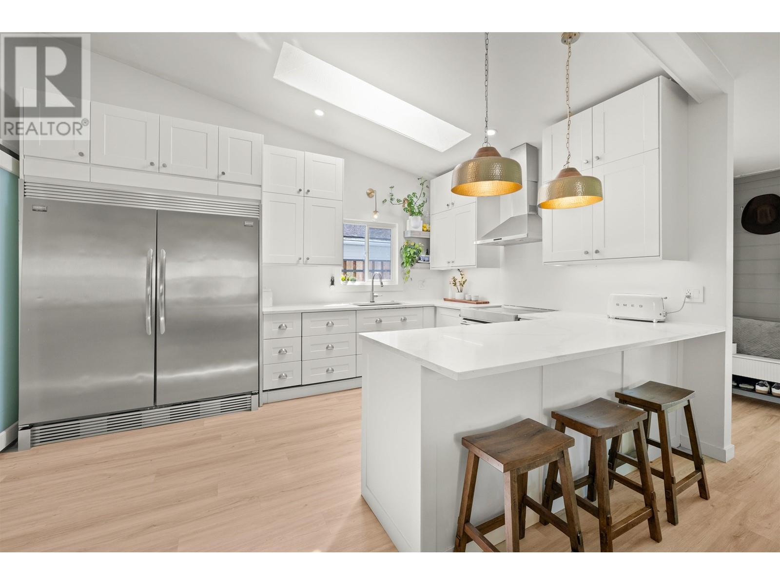 3456 VINCENT STREET, Port Coquitlam, British Columbia