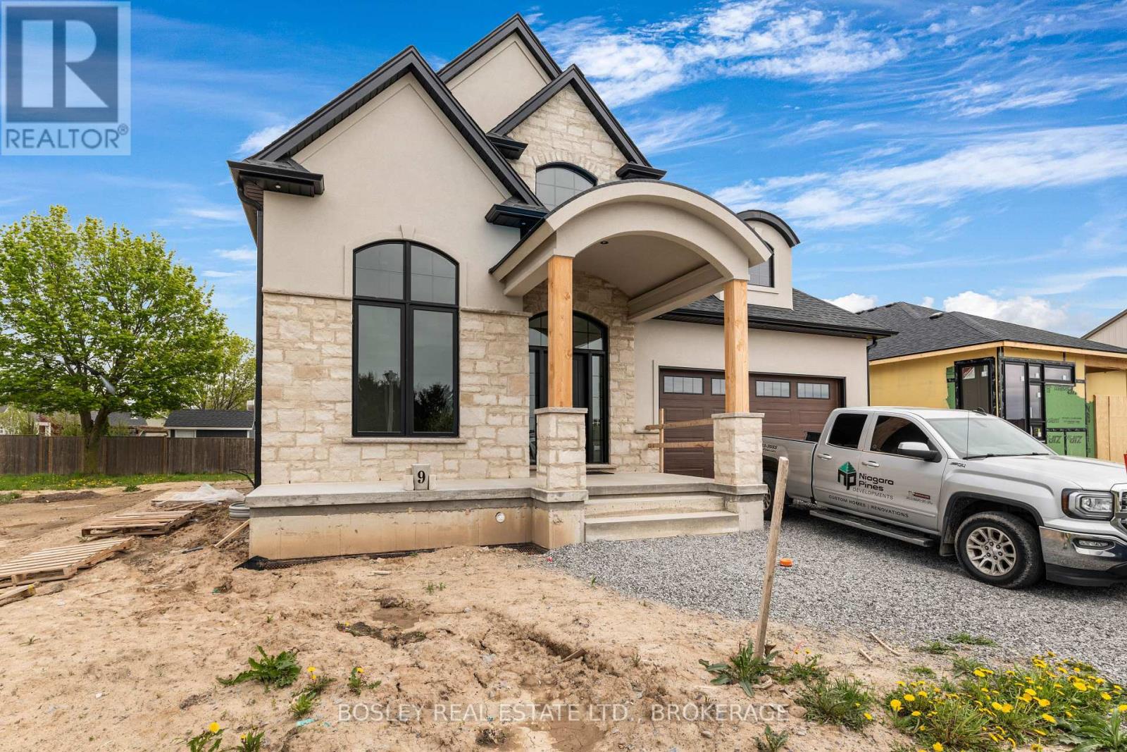 9 OAKLEY DRIVE, Niagara-on-the-Lake, Ontario