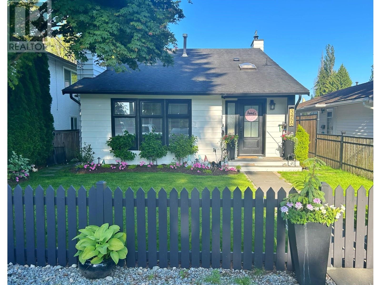 Property at 3456 VINCENT STREET image 2