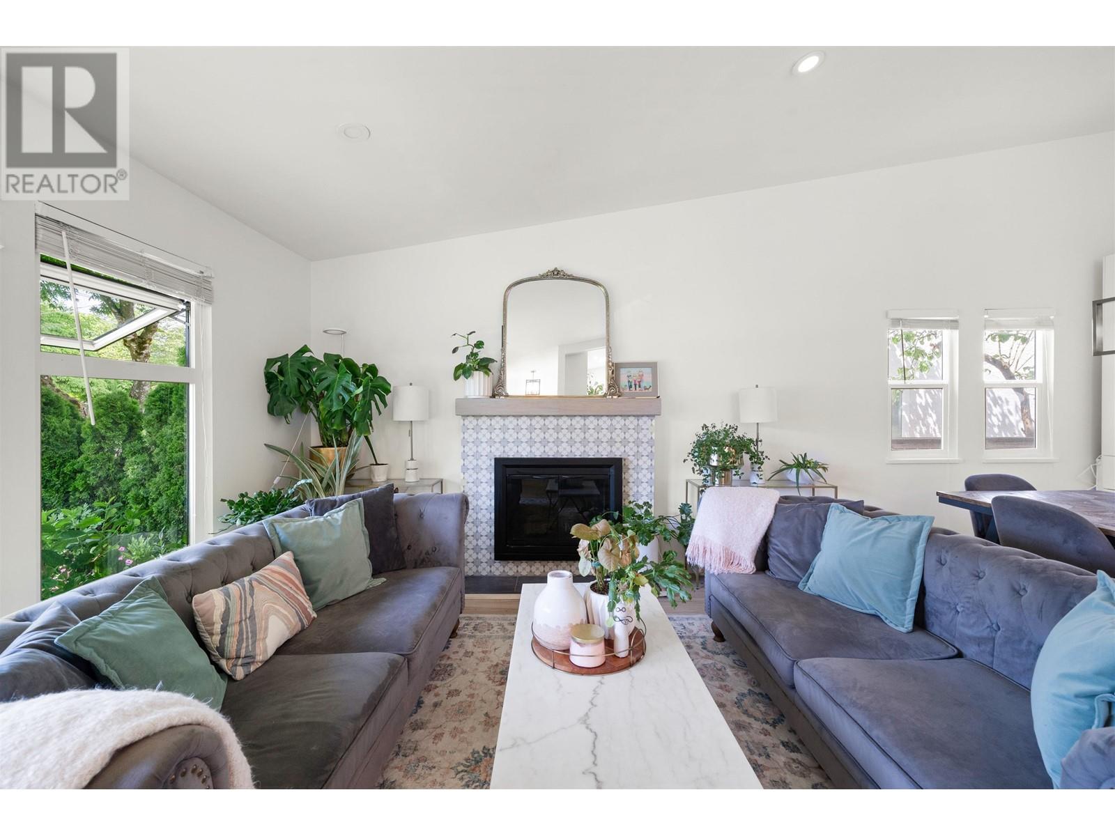 Property at 3456 VINCENT STREET image 5
