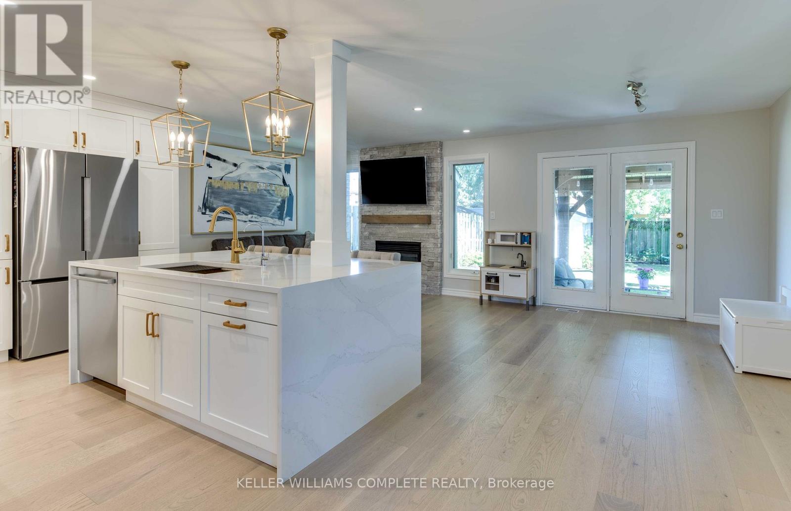 5 Saddler Street, Pelham (Fonthill), Ontario  L0S 1E4 - Photo 9 - X12204926