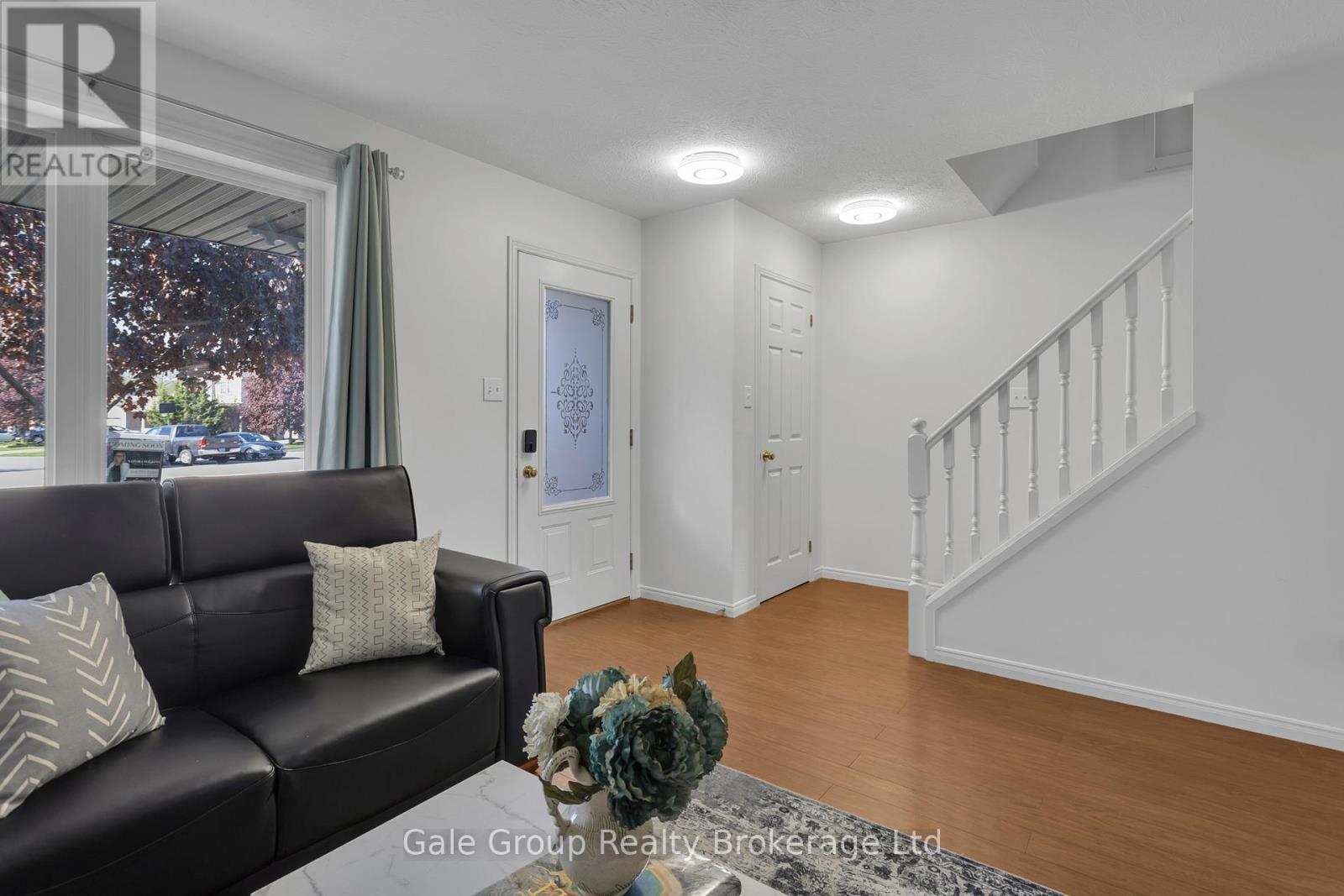 27 Crusoe Place, Ingersoll, Ontario  N5C 4G2 - Photo 4 - X12204967