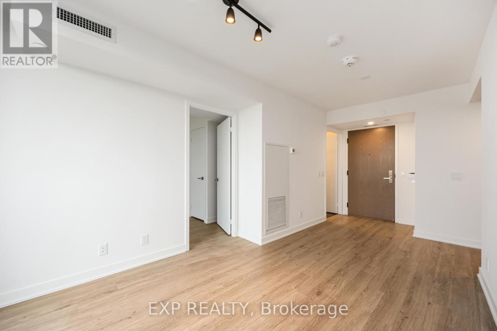 219 - 30 Tretti Way, Toronto, Ontario  M3H 0E3 - Photo 10 - C12204954