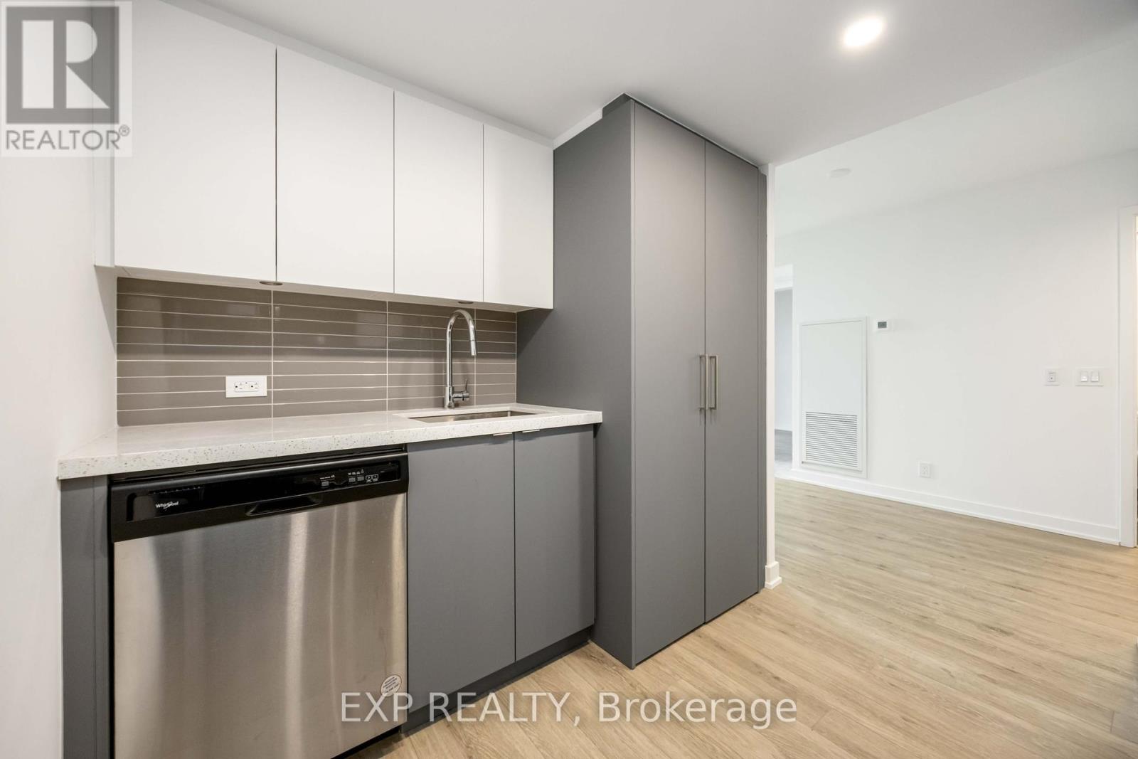 219 - 30 Tretti Way, Toronto, Ontario  M3H 0E3 - Photo 15 - C12204954
