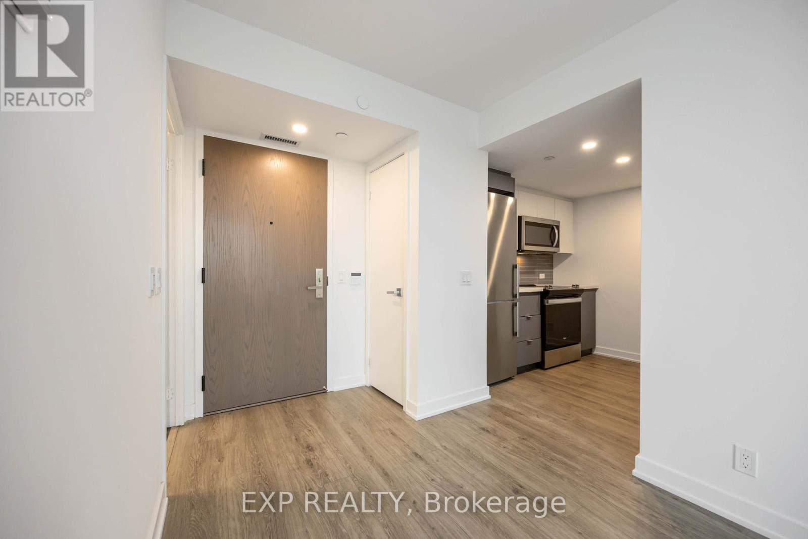 219 - 30 Tretti Way, Toronto, Ontario  M3H 0E3 - Photo 4 - C12204954