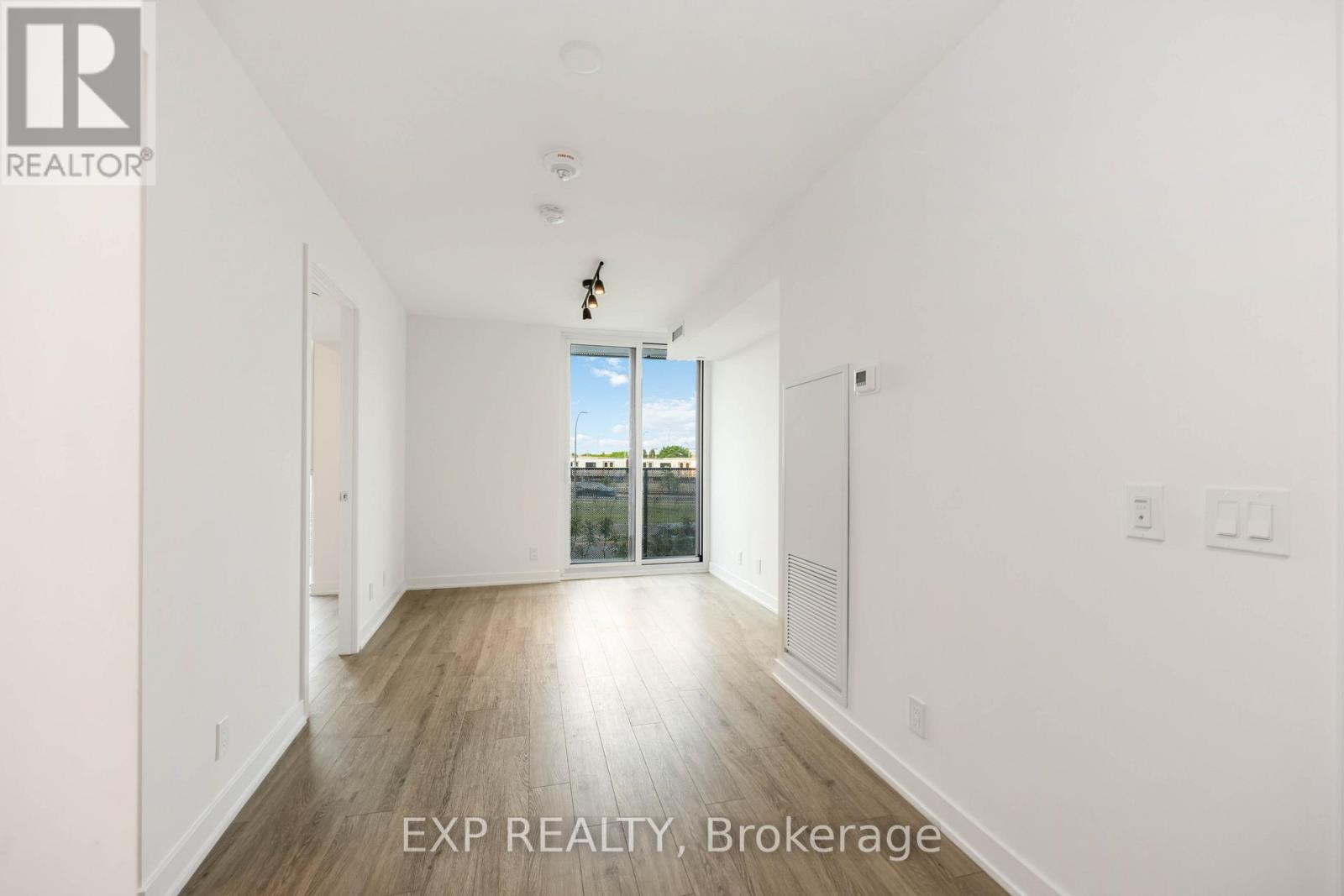 219 - 30 Tretti Way, Toronto, Ontario  M3H 0E3 - Photo 7 - C12204954