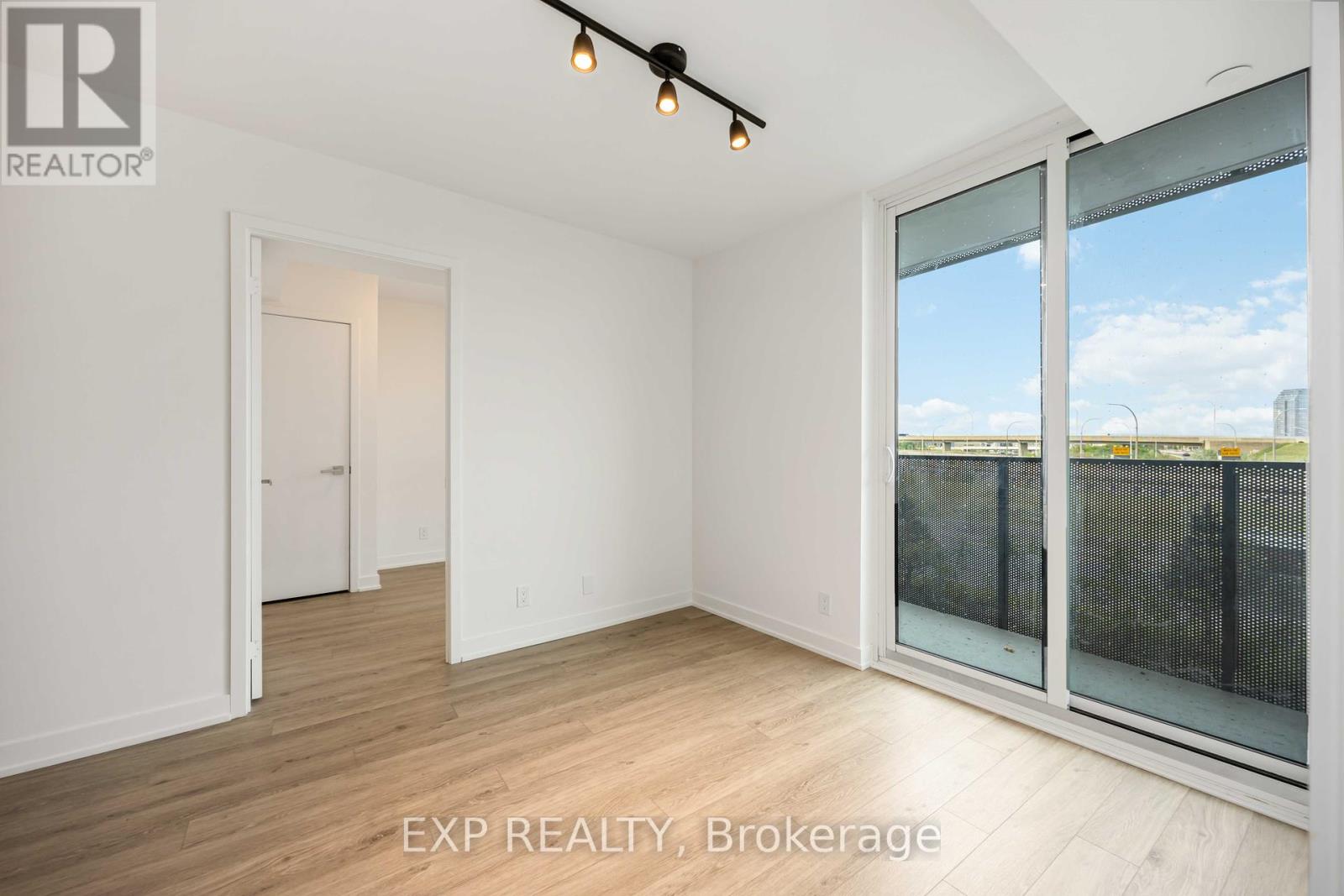 219 - 30 Tretti Way, Toronto, Ontario  M3H 0E3 - Photo 9 - C12204954