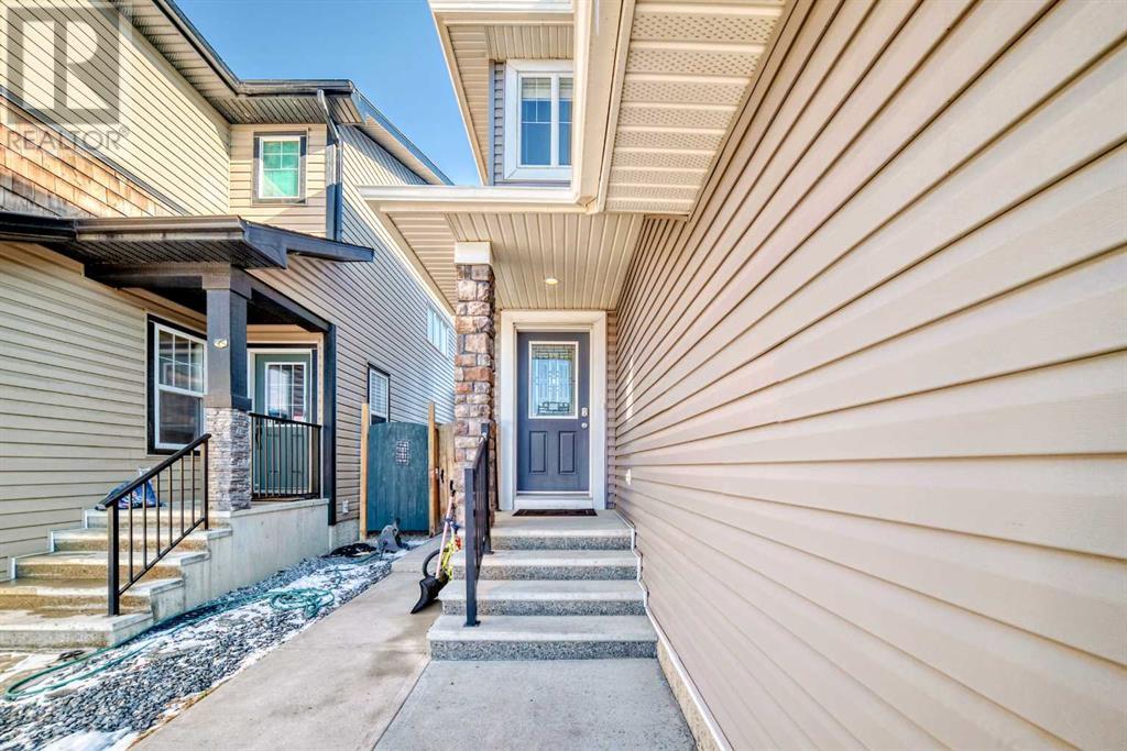 Property at 162 Skyview Shores Crescent NE image 3