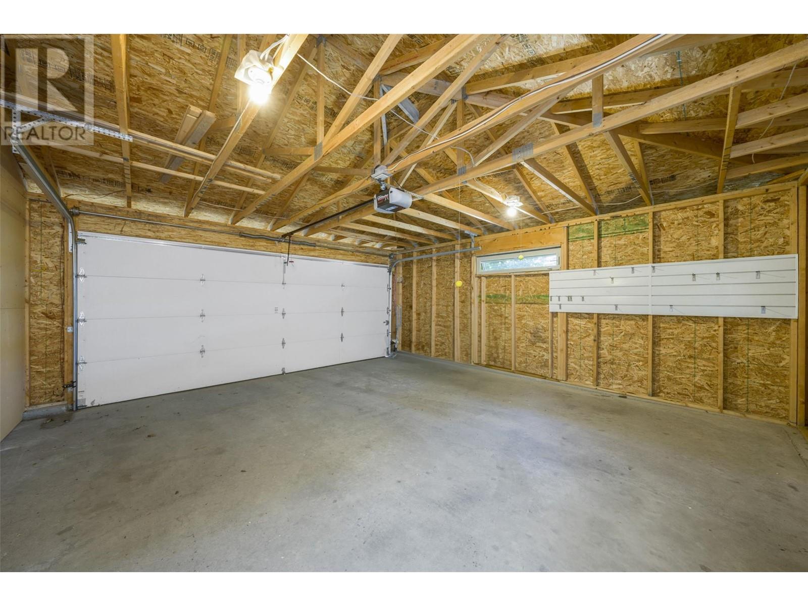 2706 Bath Street, Kelowna, British Columbia  V1Y 1M5 - Photo 39 - 10340011