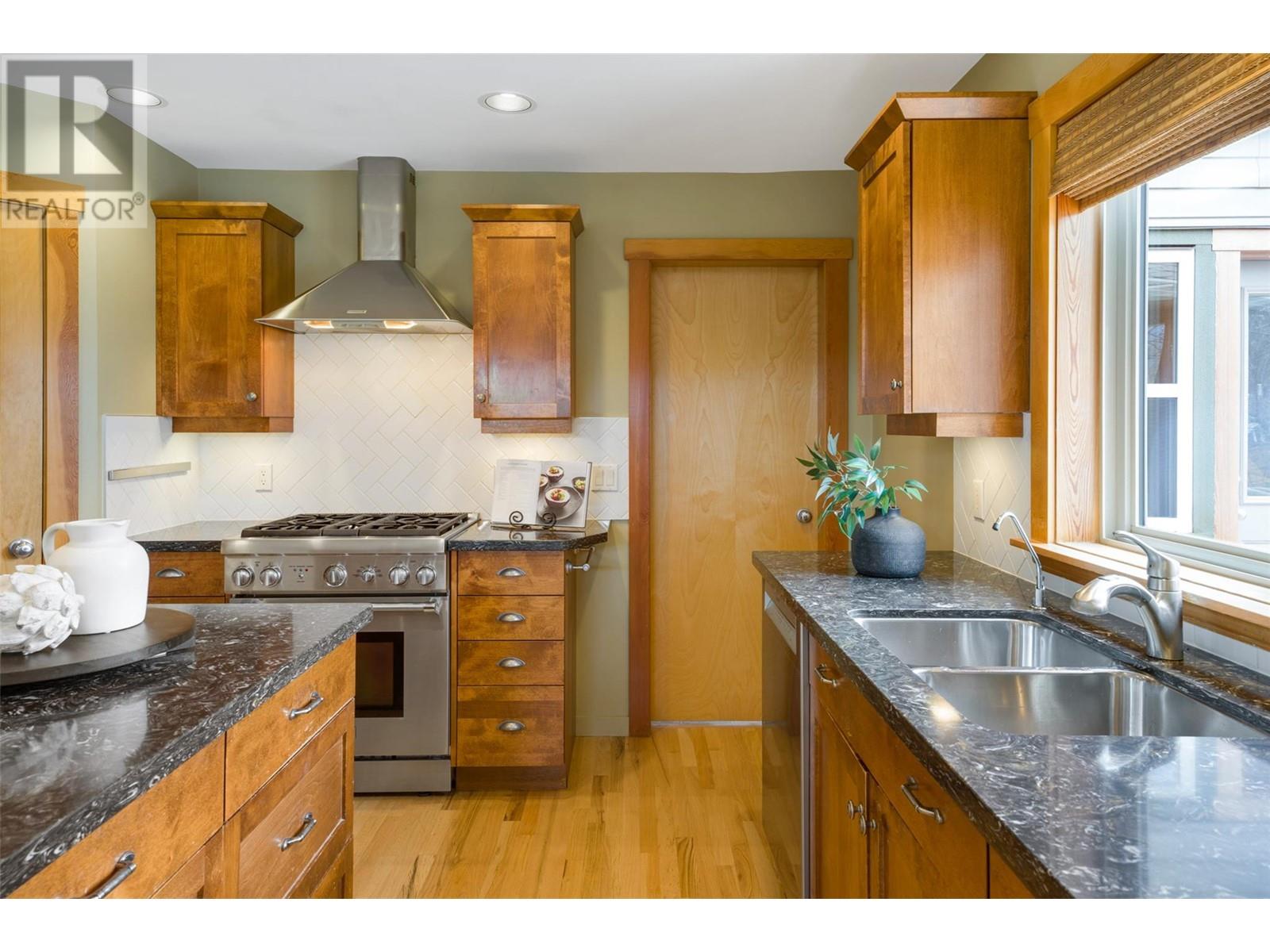 2706 Bath Street, Kelowna, British Columbia  V1Y 1M5 - Photo 14 - 10340011