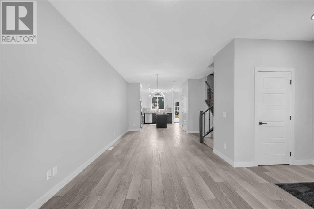 27 Amblefield Avenue Nw, Calgary, Alberta  T3P 2C1 - Photo 4 - A2221794