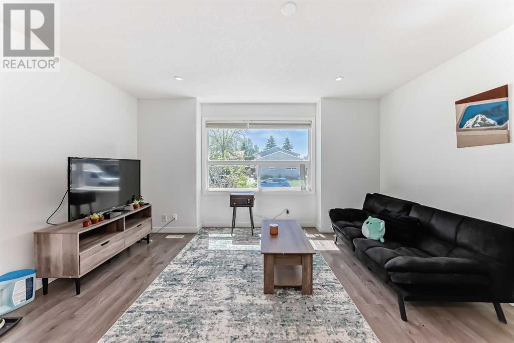 56 Falmead Road Ne, Calgary, Alberta  t3j 1g8 - Photo 5 - A2225562