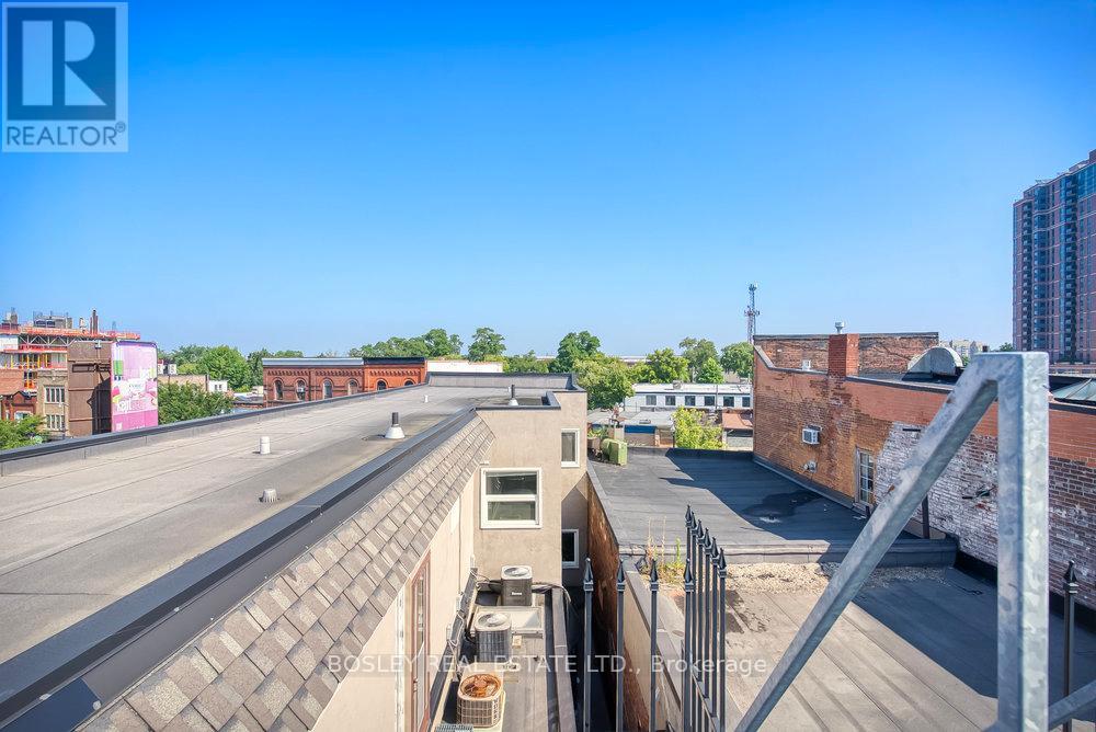 2909 Dundas Street W, Toronto, Ontario  M6P 1Z1 - Photo 13 - W12204955