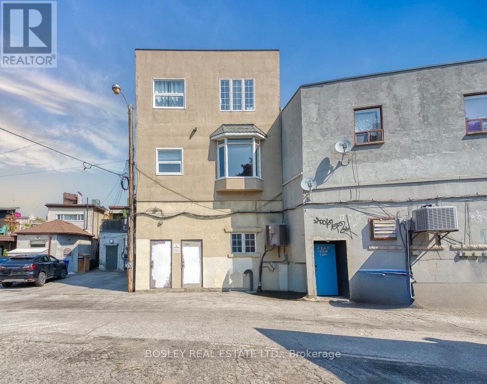 2909 Dundas Street W, Toronto, Ontario  M6P 1Z1 - Photo 21 - W12204955