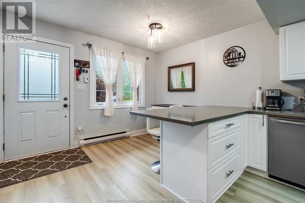 345 Robson #17, Leamington, Ontario  N8H 5G6 - Photo 3 - 25014207