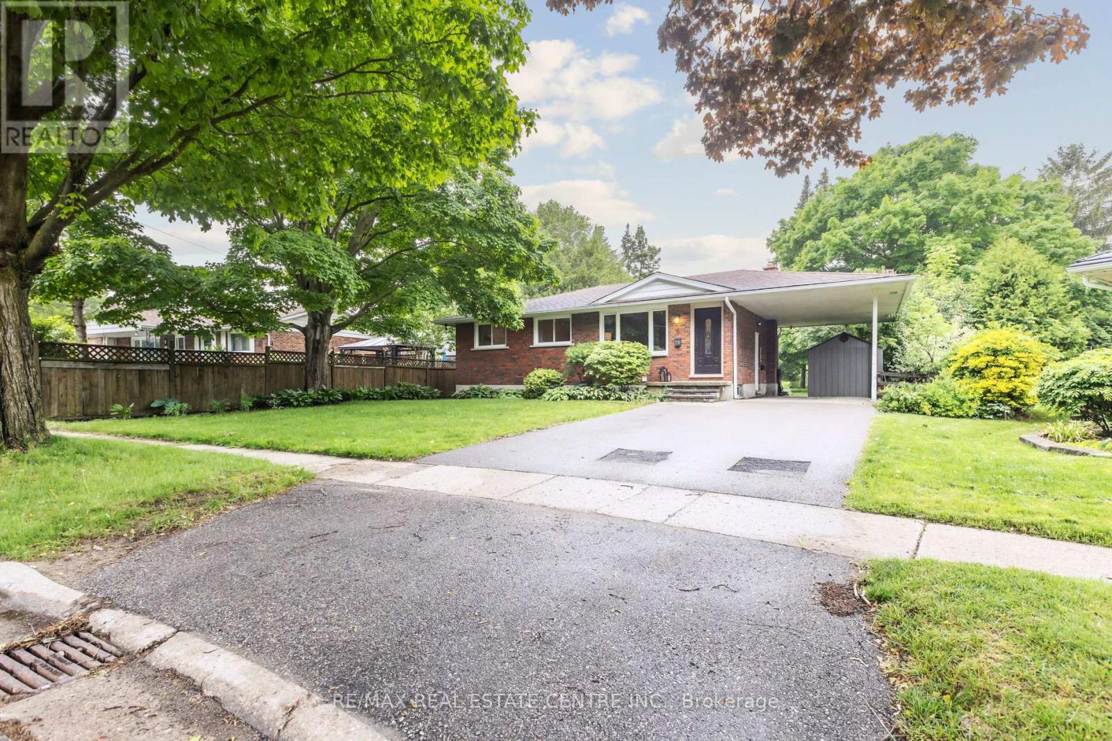 6 Ramona Court, Guelph (Victoria North), Ontario  N1E 1K7 - Photo 3 - X12204962