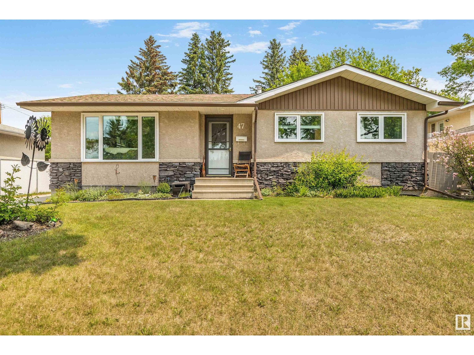 Property at 47 SHERIDAN DR image 1