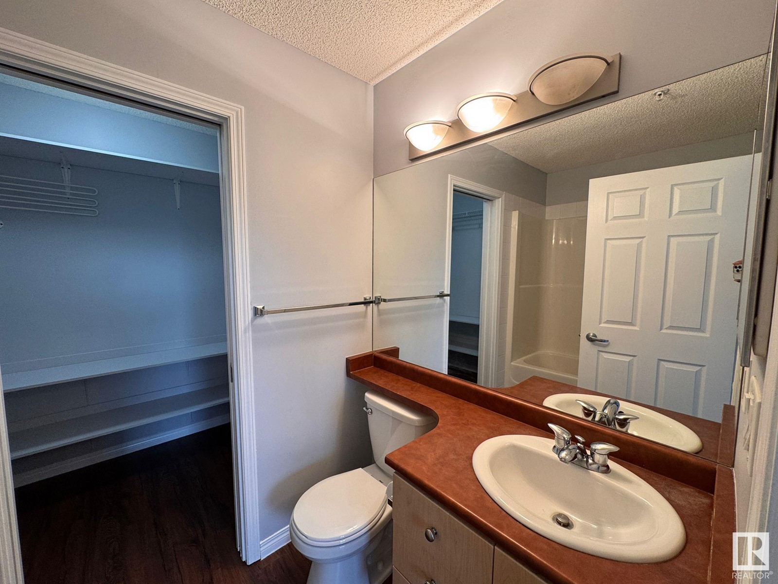 Property at #312 5280 TERWILLEGAR BV NW image 4