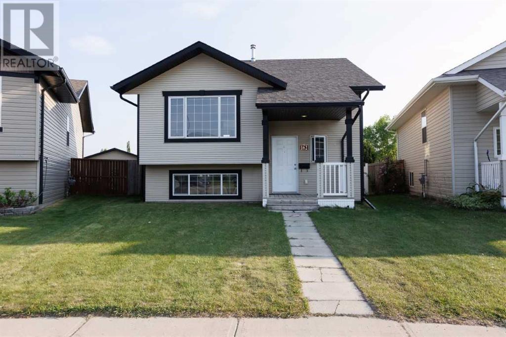 162 Lanterman Close, Red Deer, Alberta  T4R 3N8 - Photo 1 - A2228231