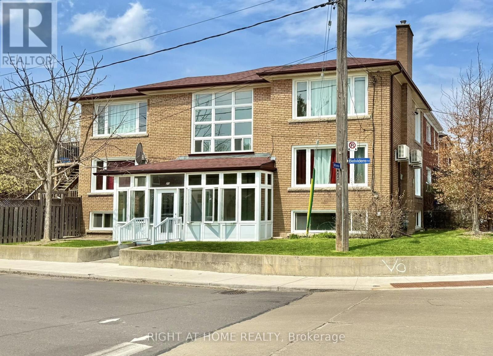 20 BELVIDERE AVENUE, Toronto, Ontario