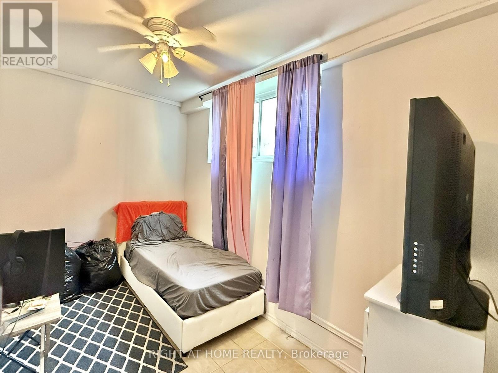 20 Belvidere Avenue, Toronto, Ontario  M6C 1P5 - Photo 10 - C12204973
