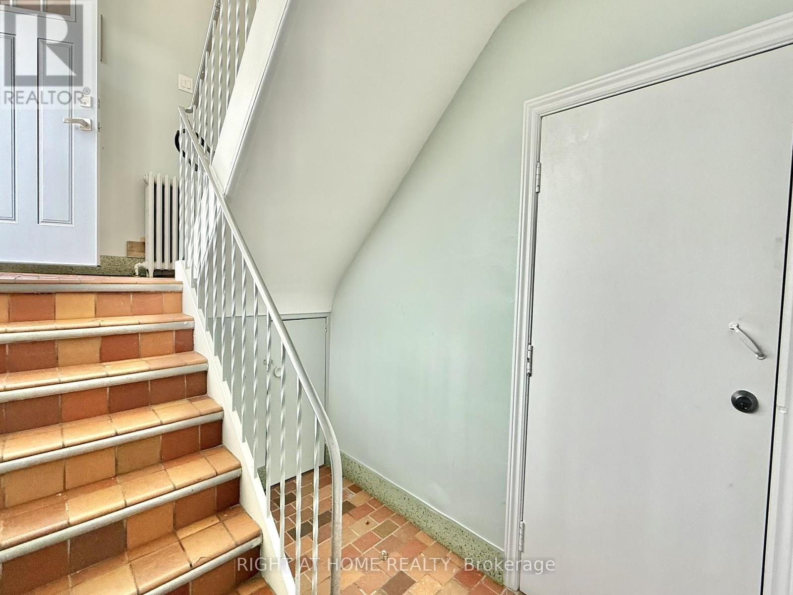 20 Belvidere Avenue, Toronto, Ontario  M6C 1P5 - Photo 15 - C12204973