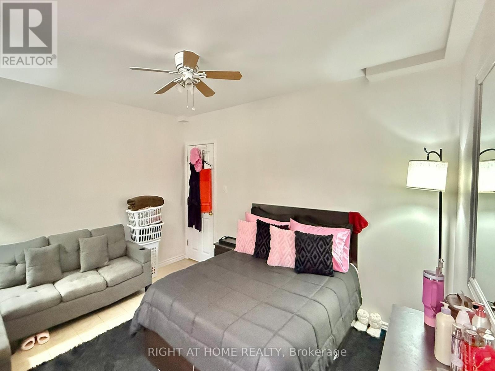 20 Belvidere Avenue, Toronto, Ontario  M6C 1P5 - Photo 6 - C12204973