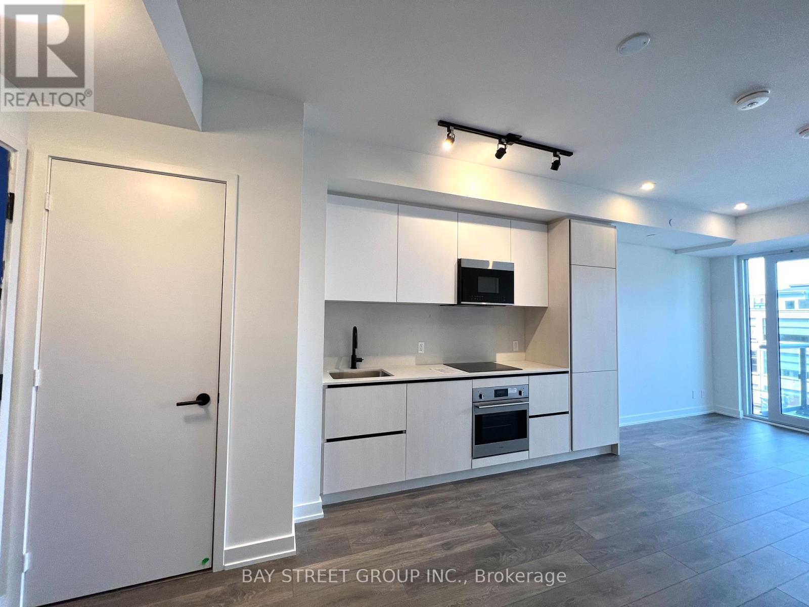 820 - 108 Peter Street, Toronto, Ontario  M5V 2G7 - Photo 3 - C12205003