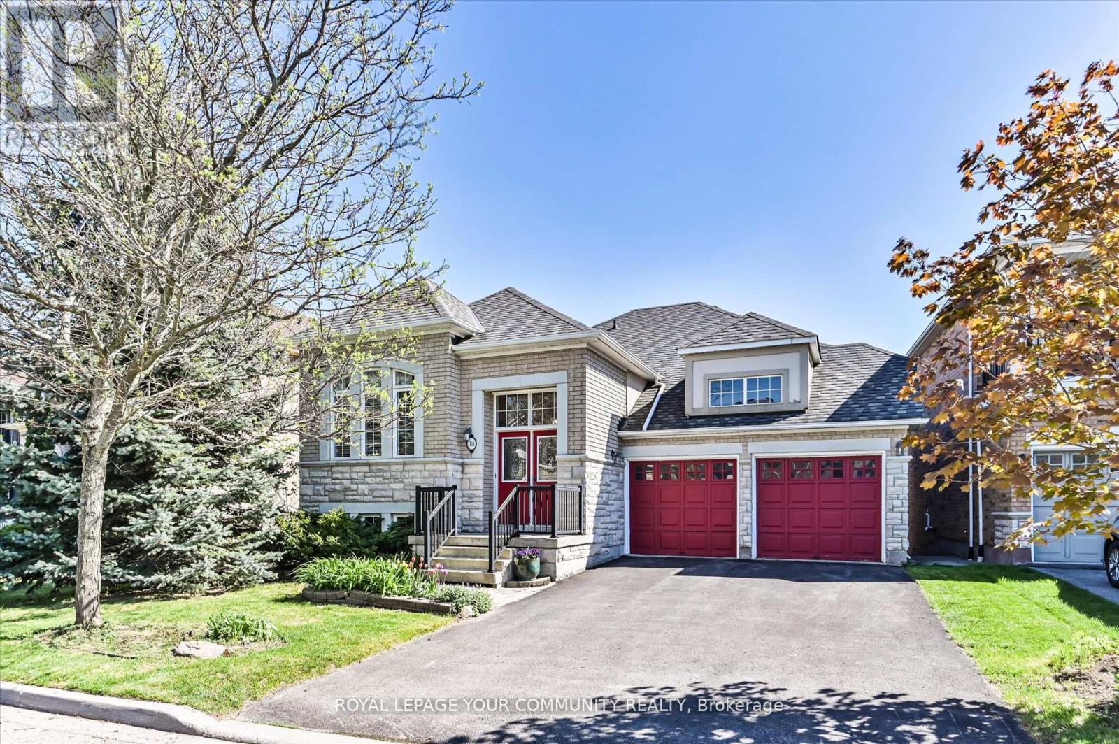 38 Brass Drive, Richmond Hill, Ontario  L4E 4T3 - Photo 2 - N12204976