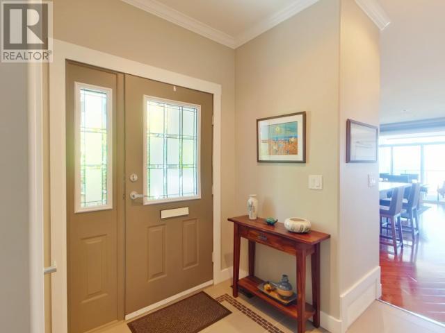 Property at 4369 ONTARIO AVE image 2
