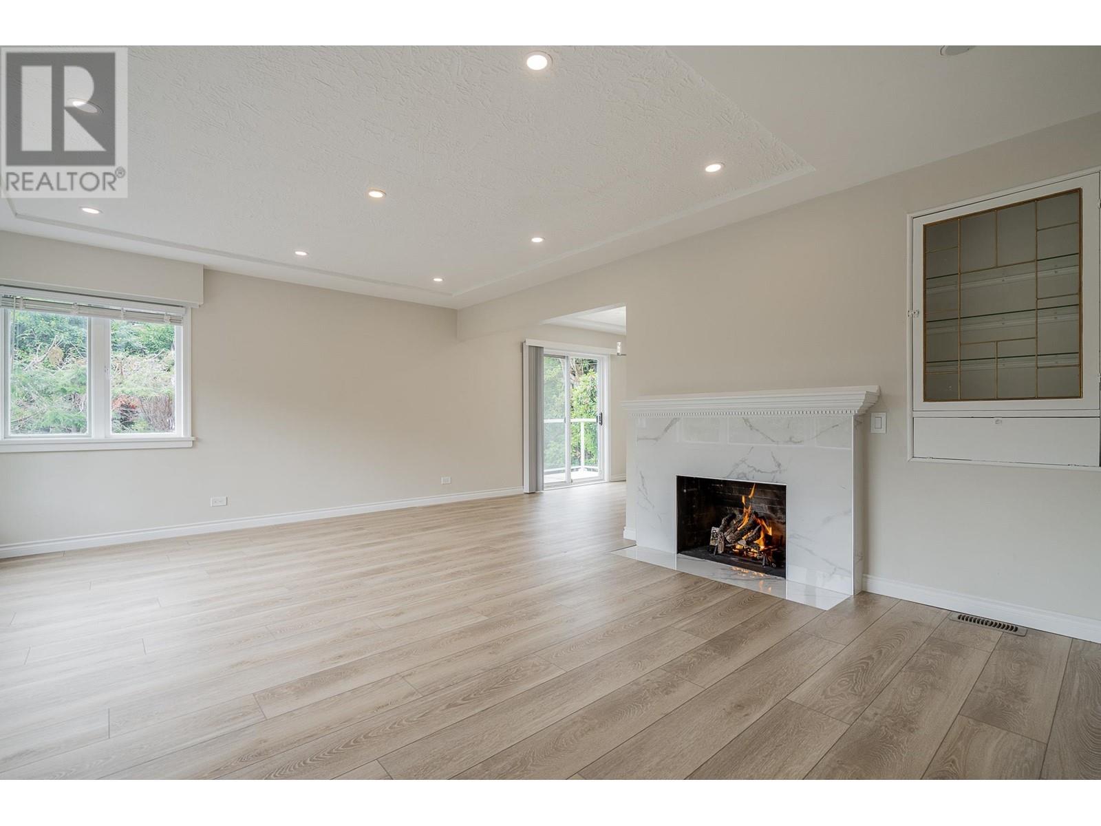 1819 INGLEWOOD AVENUE, West Vancouver, British Columbia