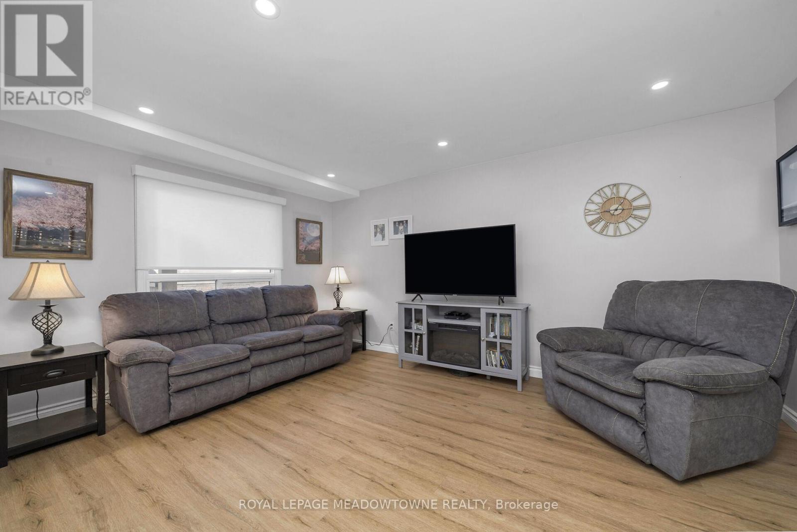 19 Ransom Street, Halton Hills, Ontario  L7J 2V9 - Photo 12 - W12204991