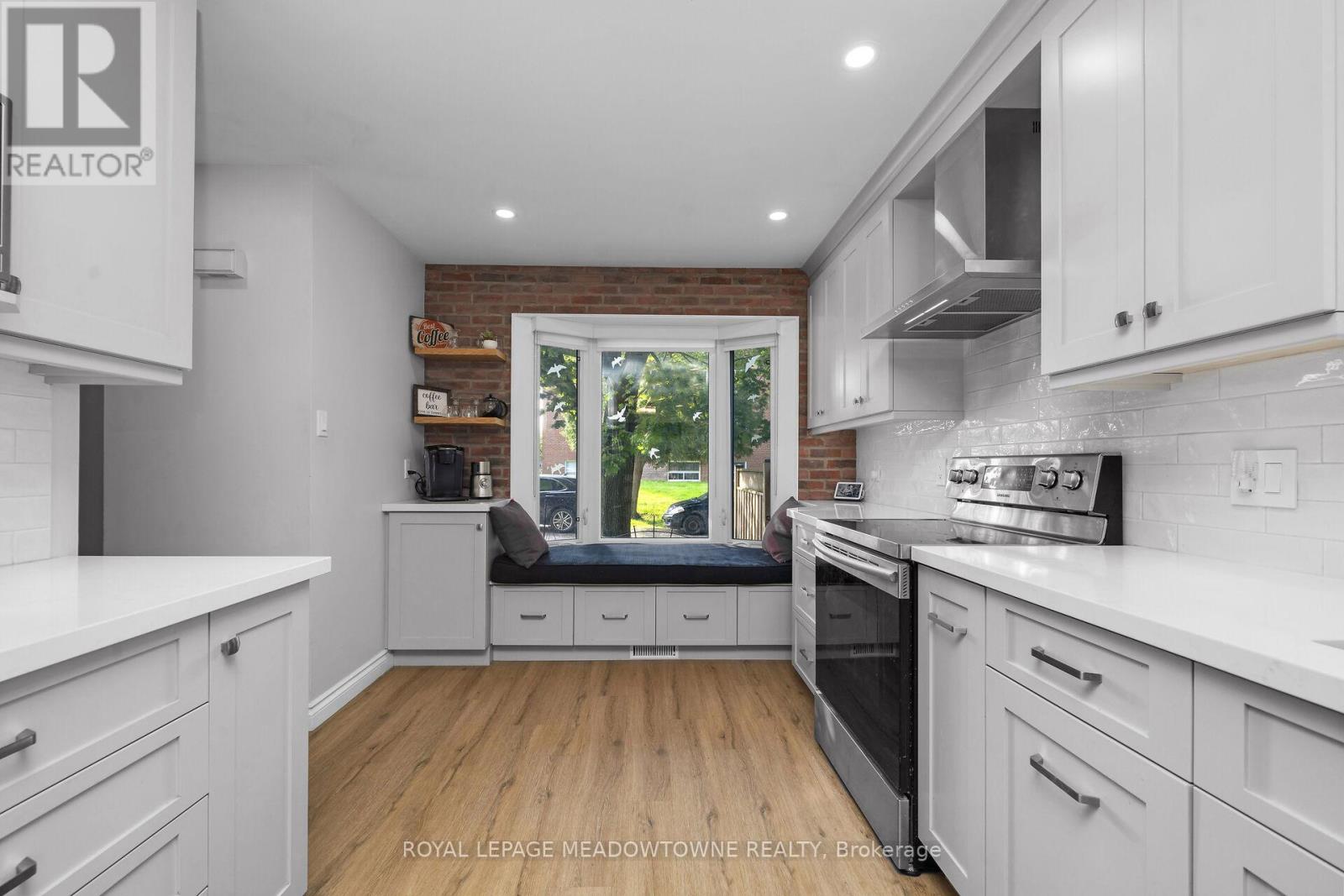 19 Ransom Street, Halton Hills, Ontario  L7J 2V9 - Photo 8 - W12204991