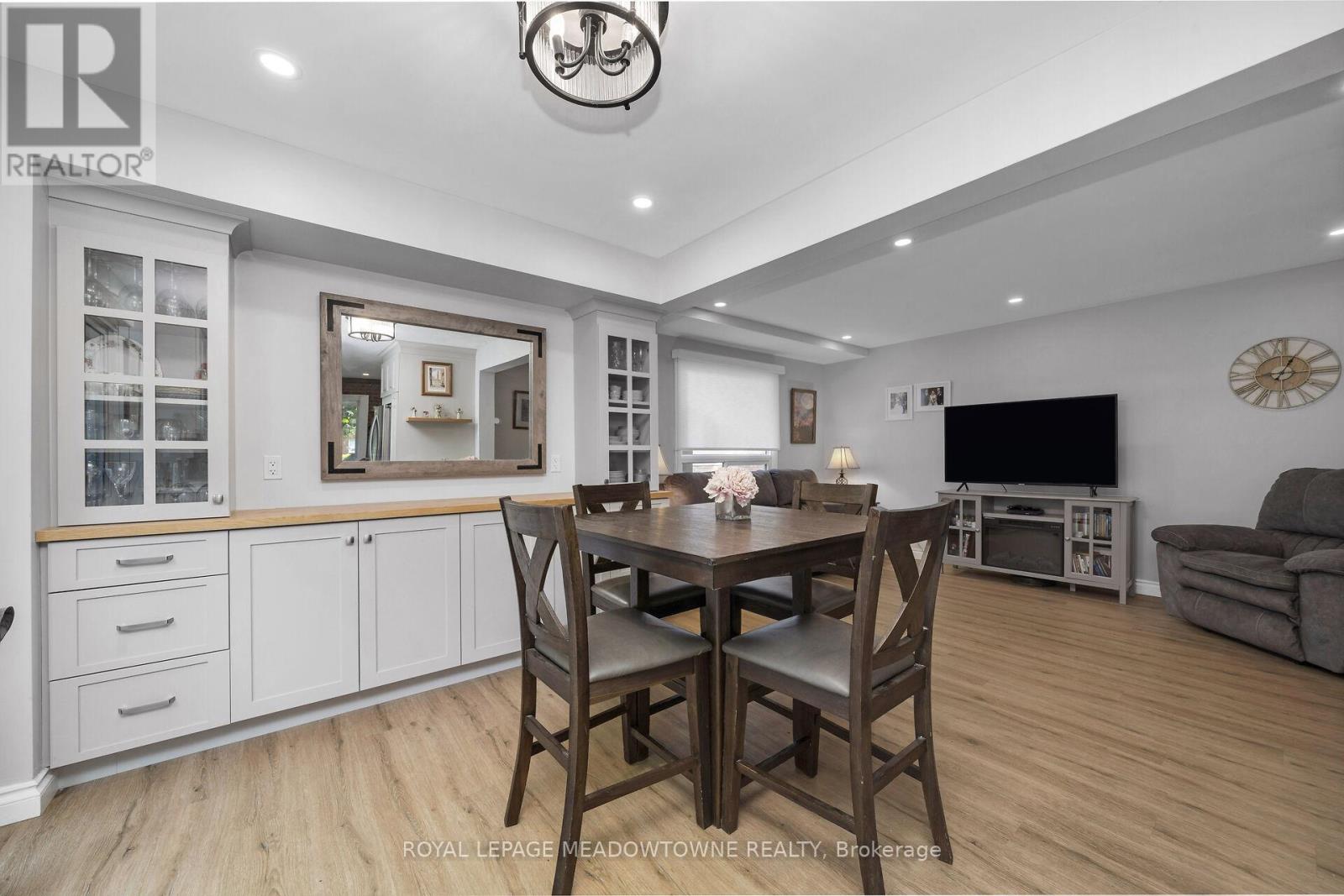 19 Ransom Street, Halton Hills, Ontario  L7J 2V9 - Photo 9 - W12204991