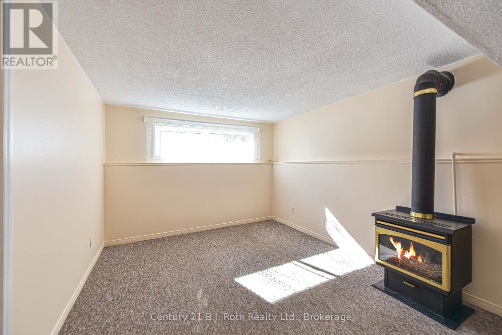 24 Champlain Street, Orillia, Ontario  L3V 2G7 - Photo 40 - S12115354