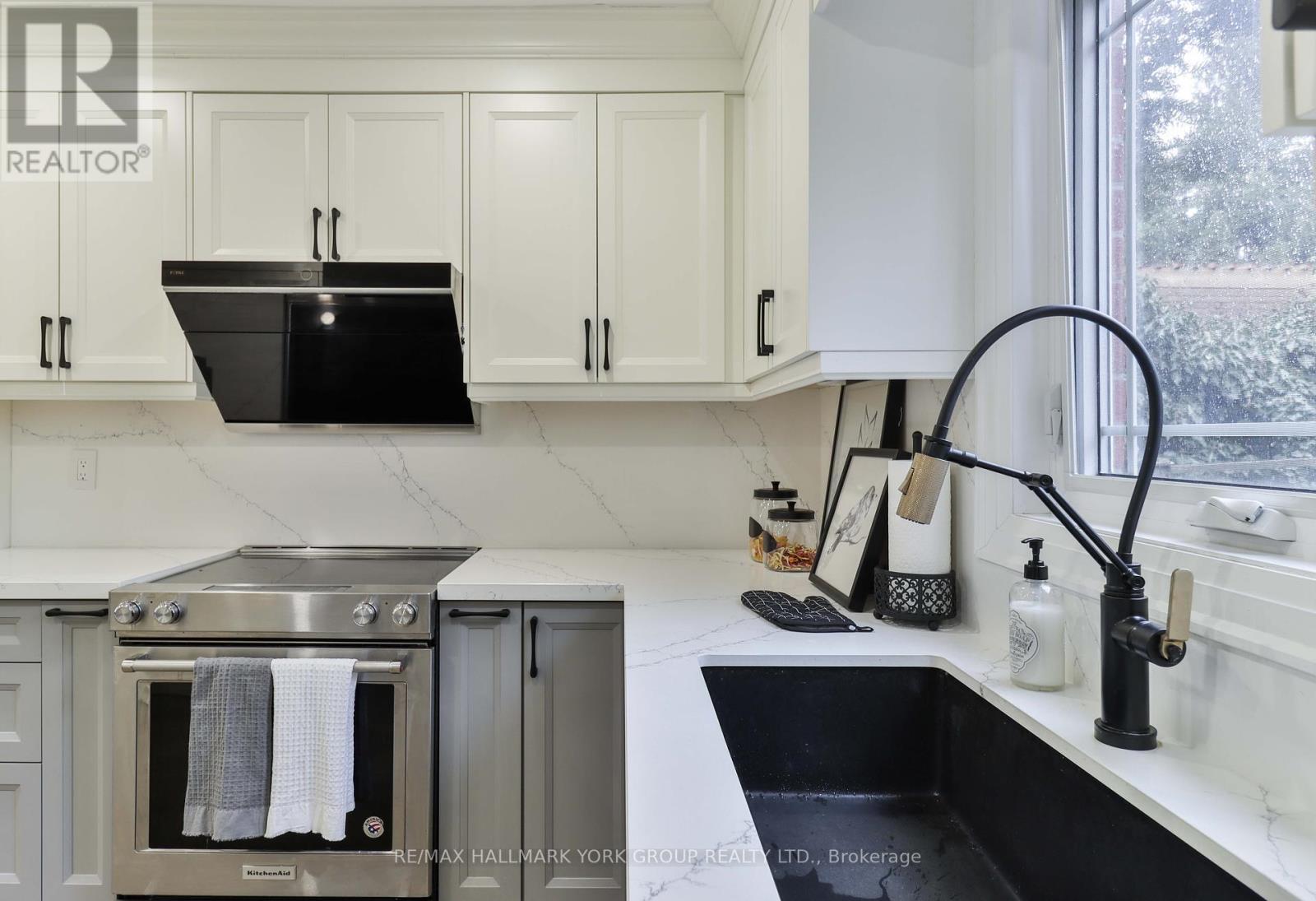 3040 Riverview Street, Oakville, Ontario  L6L 1L4 - Photo 9 - W12201151