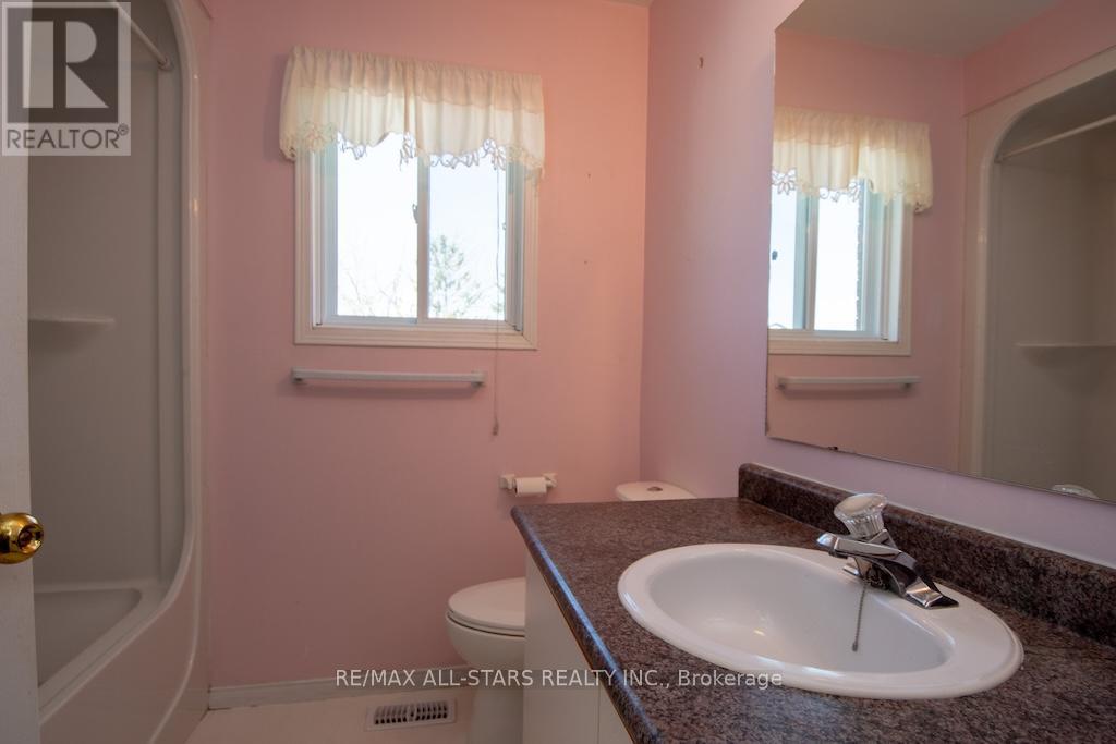 10 O'connell Court, Kawartha Lakes, Ontario  K9V 5Y1 - Photo 22 - X12144493