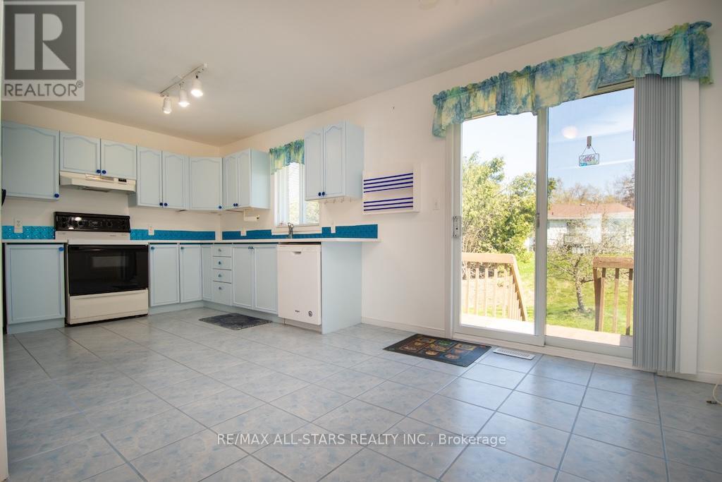 10 O'connell Court, Kawartha Lakes, Ontario  K9V 5Y1 - Photo 10 - X12144493