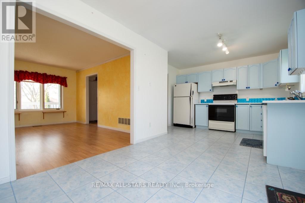 10 O'connell Court, Kawartha Lakes, Ontario  K9V 5Y1 - Photo 9 - X12144493