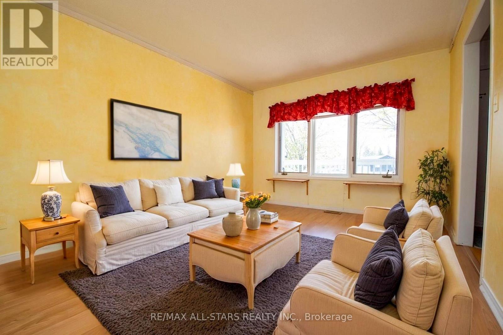 10 O'connell Court, Kawartha Lakes, Ontario  K9V 5Y1 - Photo 8 - X12144493